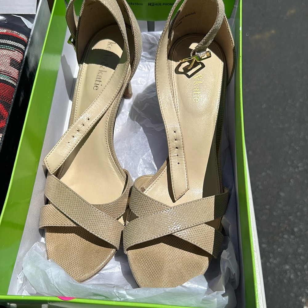 Low nude heel